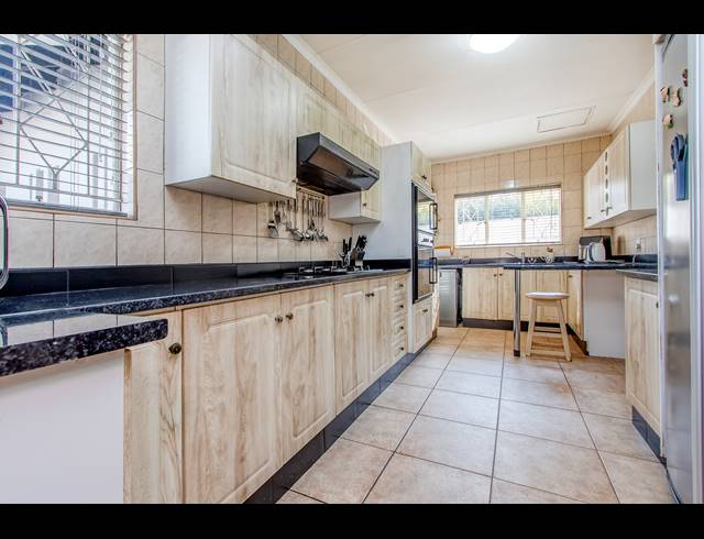3 BEDROOM FREESTANDING FOR SALE IN BROMHOF